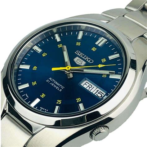 seiko small case men's watch